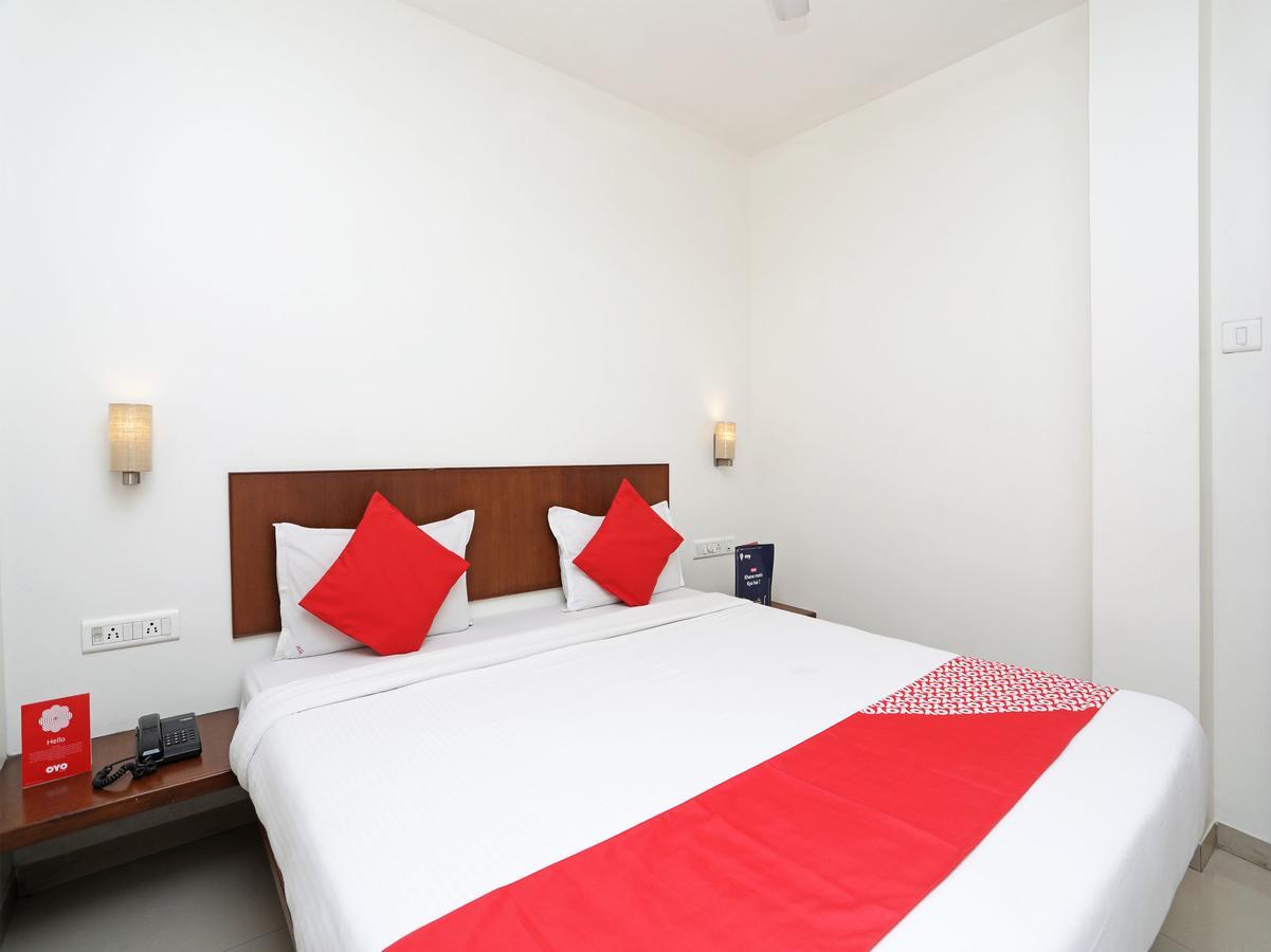 Oyo 1194 Hotel Gulmohr Pune Eksteriør billede