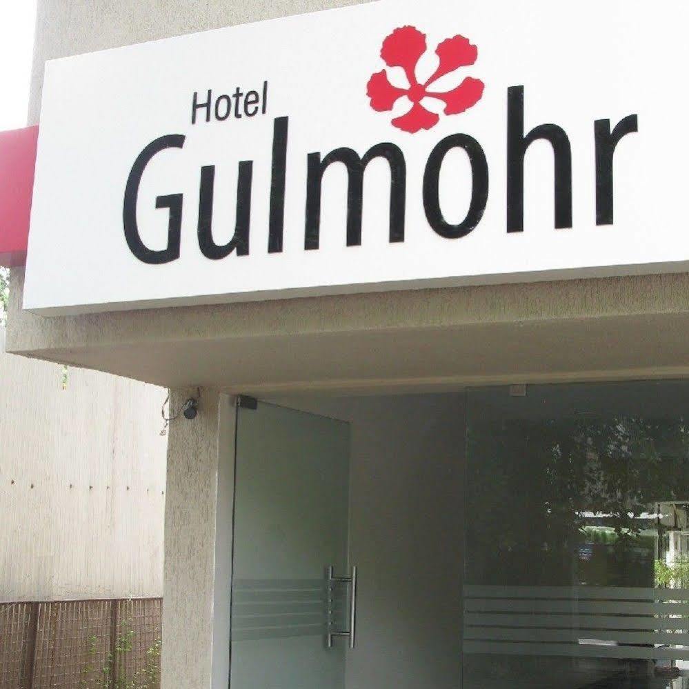 Oyo 1194 Hotel Gulmohr Pune Eksteriør billede